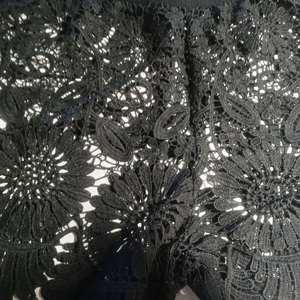 Jessica Simpson Black Lace Shorts Sheer L Elastic Waist Scalloped Fringe Swing - Picture 14 of 15